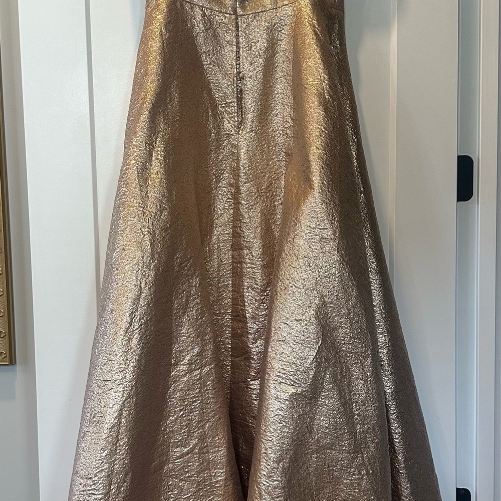 🥂🍾🎊 Teri Jon Gold/bronze metallic Dress - Picture 8 of 13